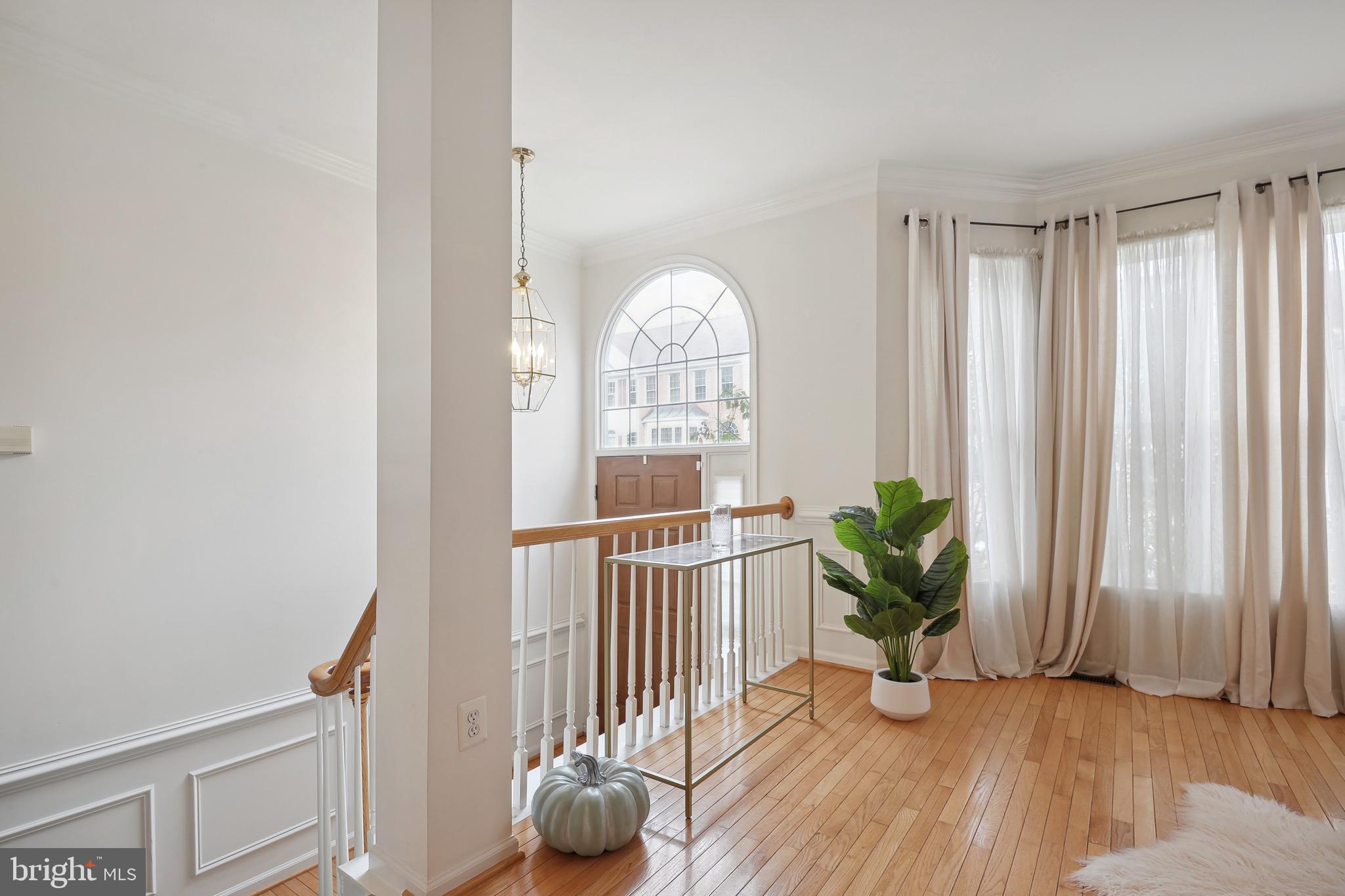 20613 Glenmere Square Sterling, VA 20165 - Photo 5 of 51