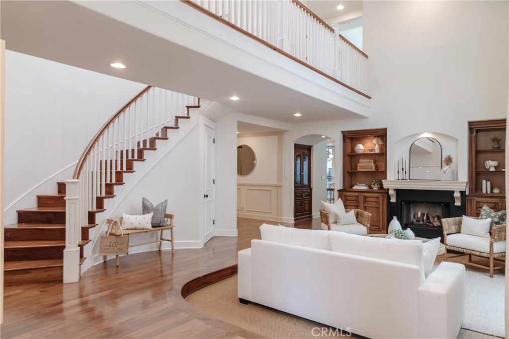 2001 Palm Avenue Manhattan Beach, CA 90266 - Photo 2 of 36