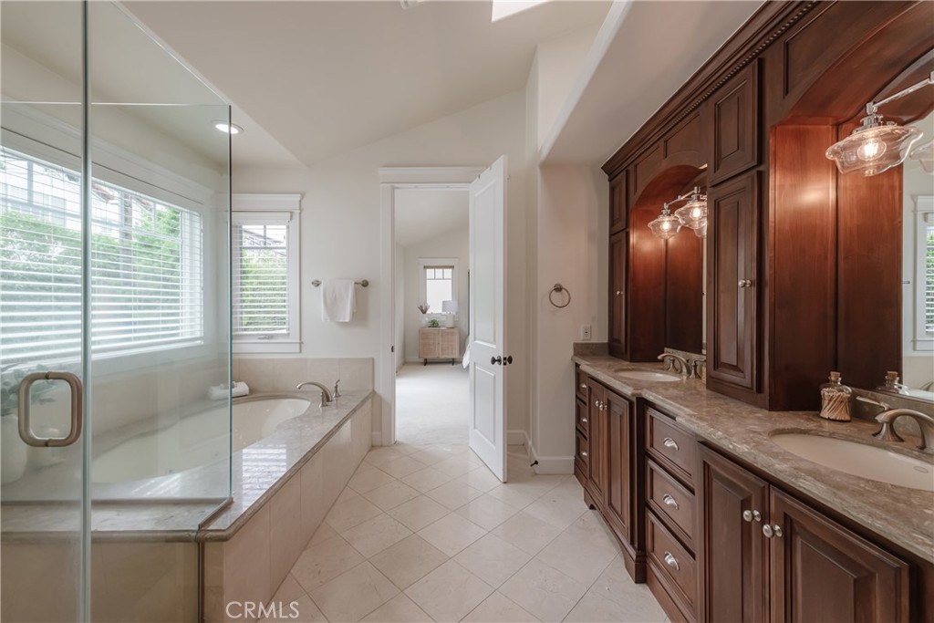 2001 Palm Avenue Manhattan Beach, CA 90266 - Photo 22 of 36