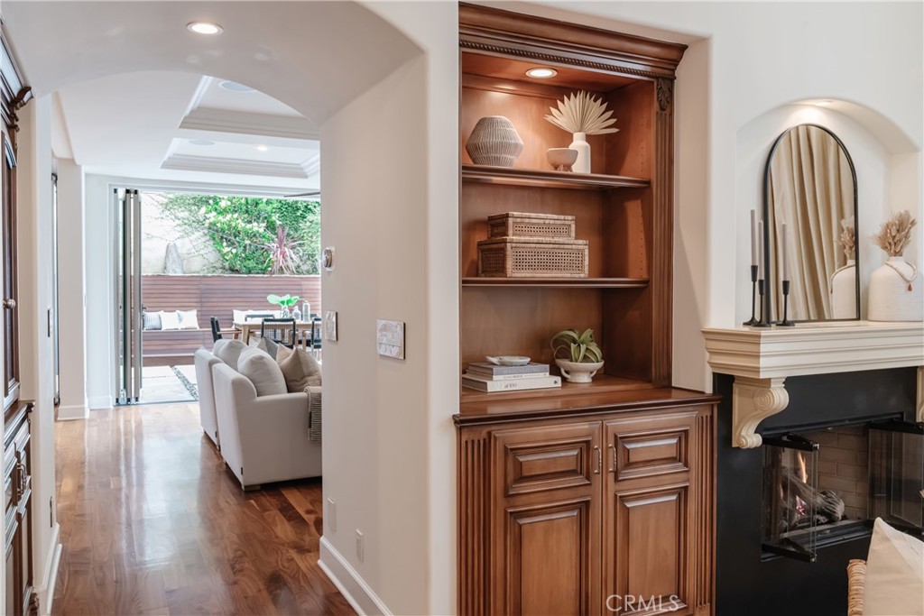 2001 Palm Avenue Manhattan Beach, CA 90266 - Photo 7 of 36