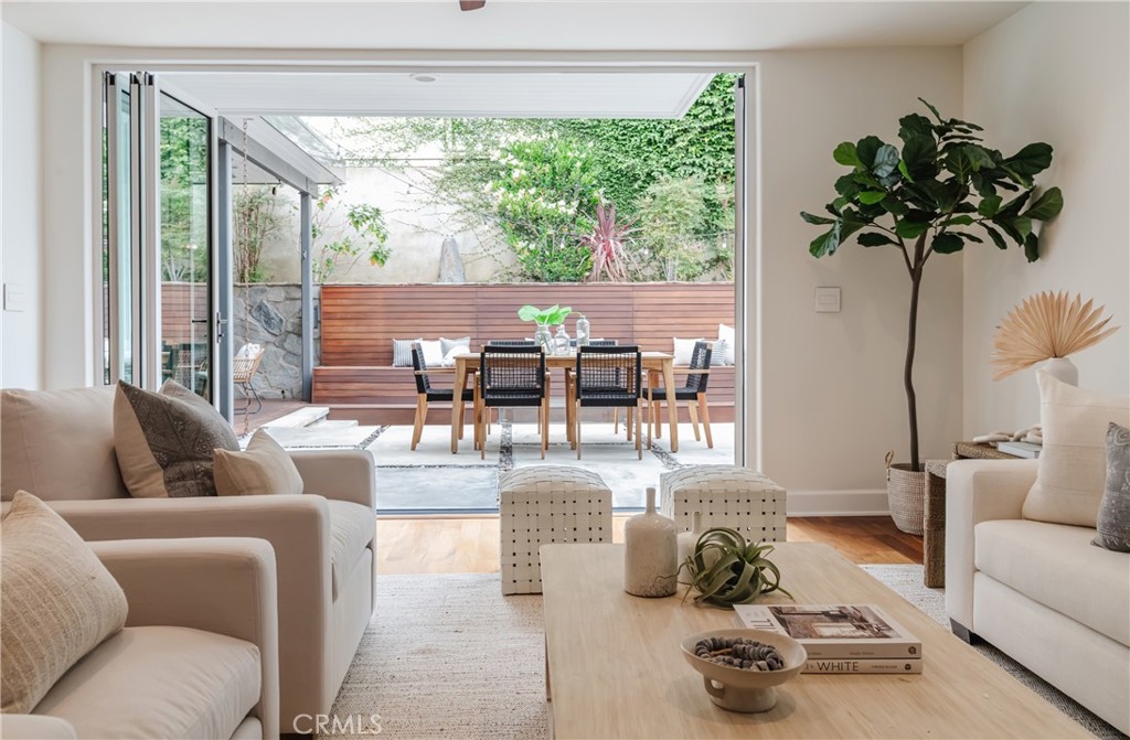 2001 Palm Avenue Manhattan Beach, CA 90266 - Photo 9 of 36