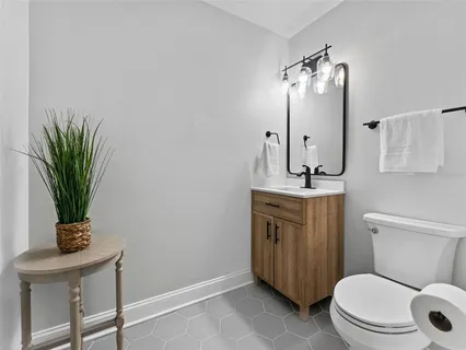 $475,000 | 18120 Sandy Pointe Drive, Tampa, FL 33647