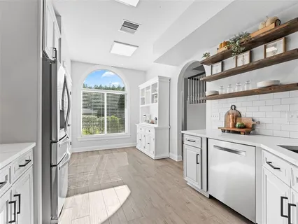 $475,000 | 18120 Sandy Pointe Drive, Tampa, FL 33647