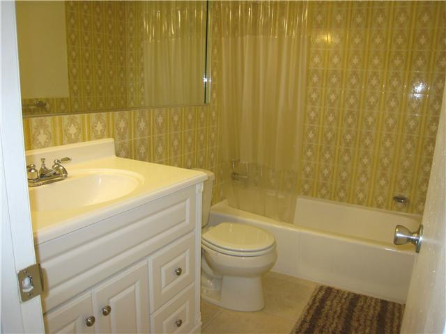1124 Northwest 13th Street, Unit 212A Boca Raton, FL 33486 - Photo 11 of 12 Bathroom