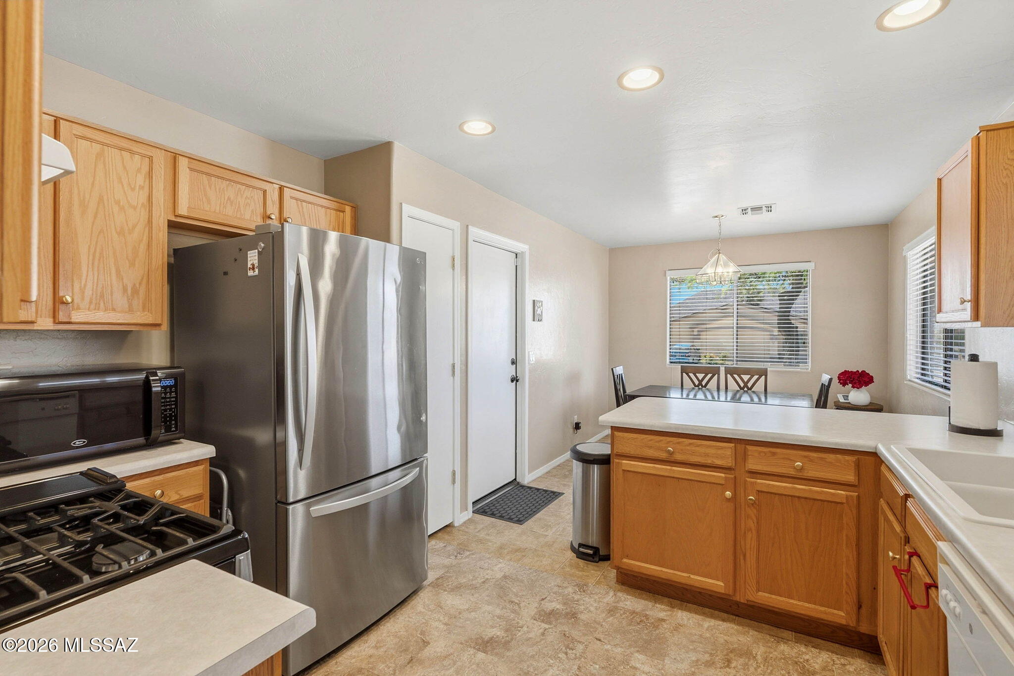 3750 West Tetakusim Road Tucson, AZ 85746 - Photo 13 of 47 Gallery Image 13