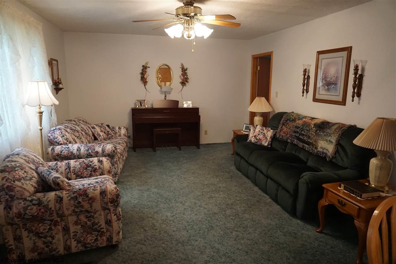 5264 Fairmont Road Rivesville, WV 26588 - Photo 7 of 16 Gallery Image 7