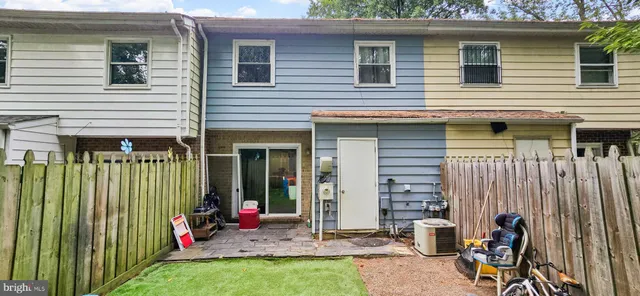 $390,000 | 8402 Towne Crest Court, Gaithersburg, MD 20877