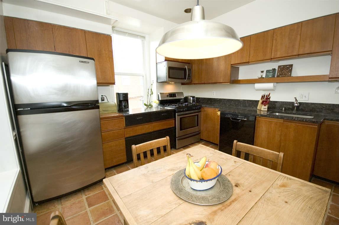 2512 Ontario Road Northwest, Unit 2 Washington, DC 20009 - Photo 10 of 23 Stainless steel appliances
