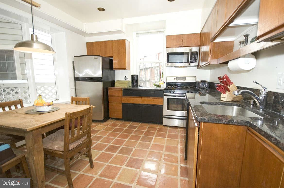 2512 Ontario Road Northwest, Unit 2 Washington, DC 20009 - Photo 9 of 23 Granite counters
