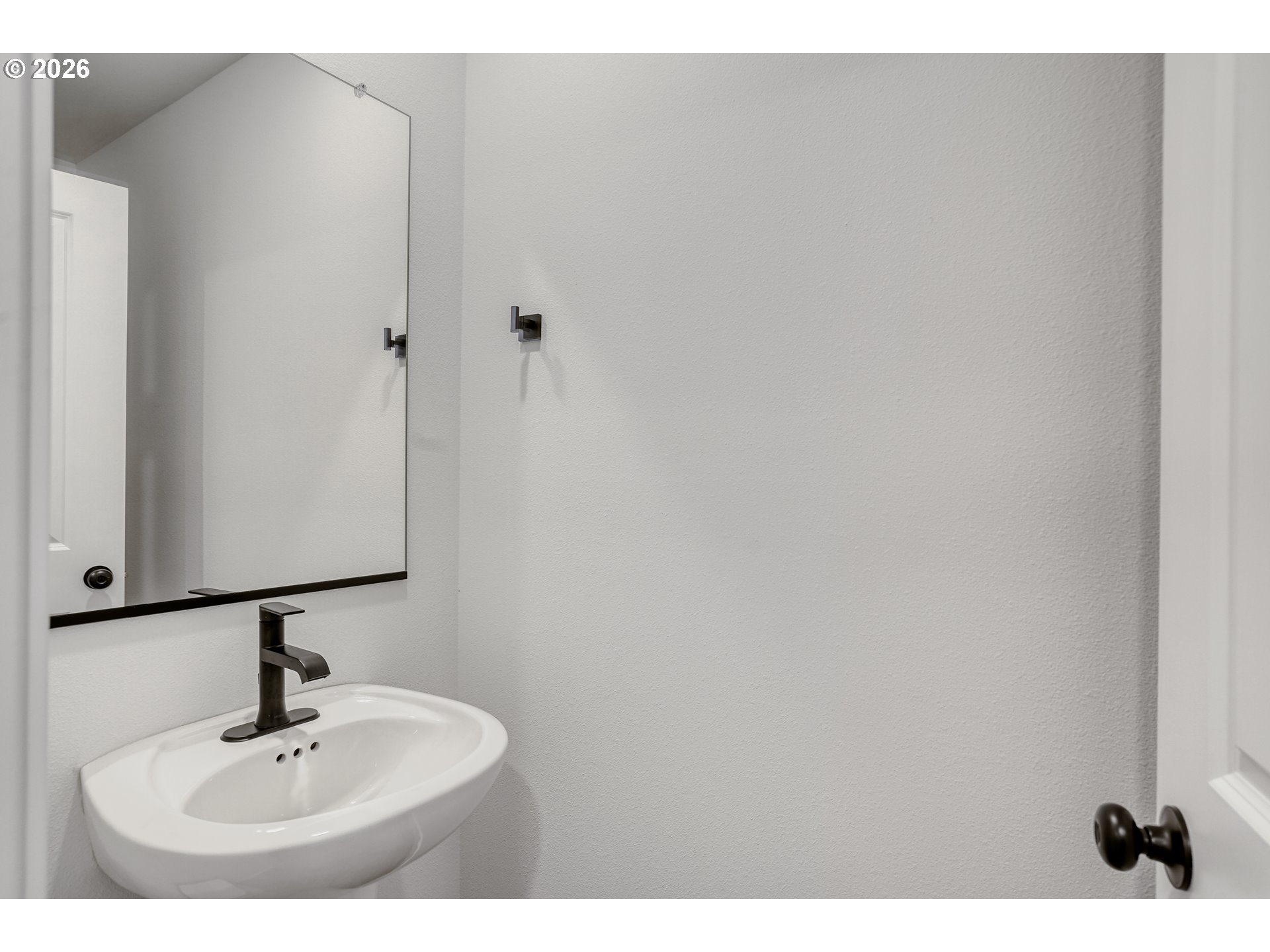531 Spring Street Woodburn, OR 97071 - Photo 7 of 23 Bathroom