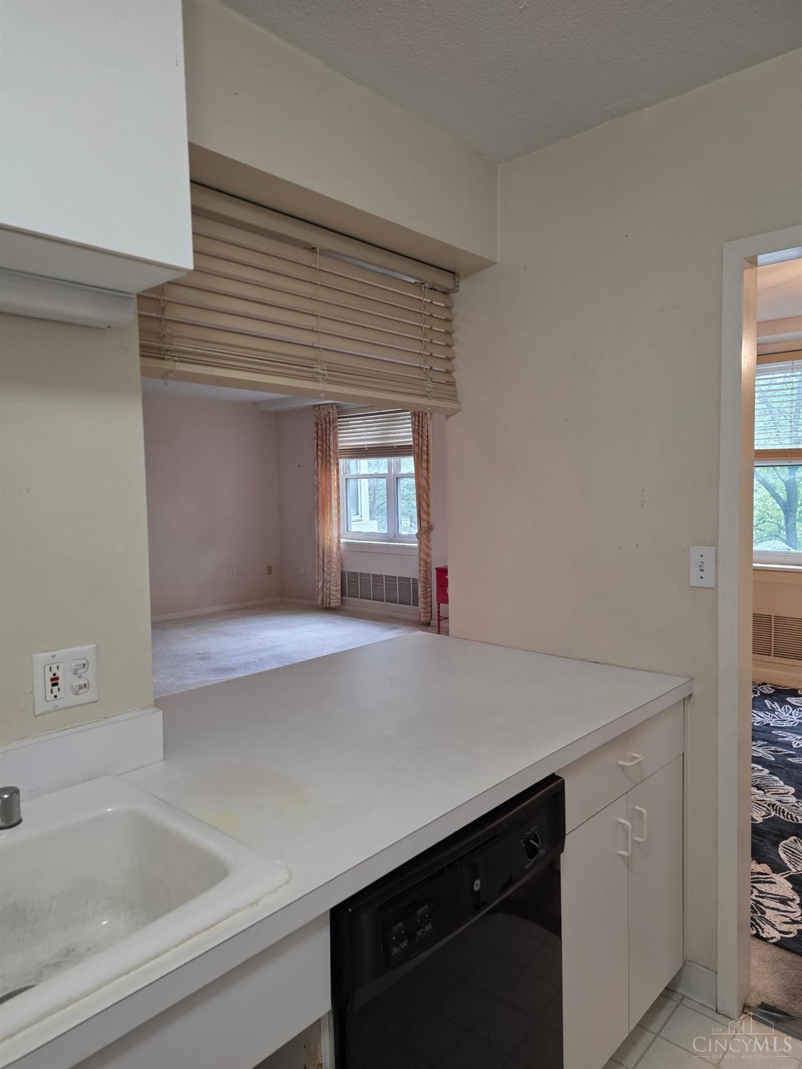 2444 Madison Road, Unit 210B Cincinnati, OH 45208 - Photo 21 of 39