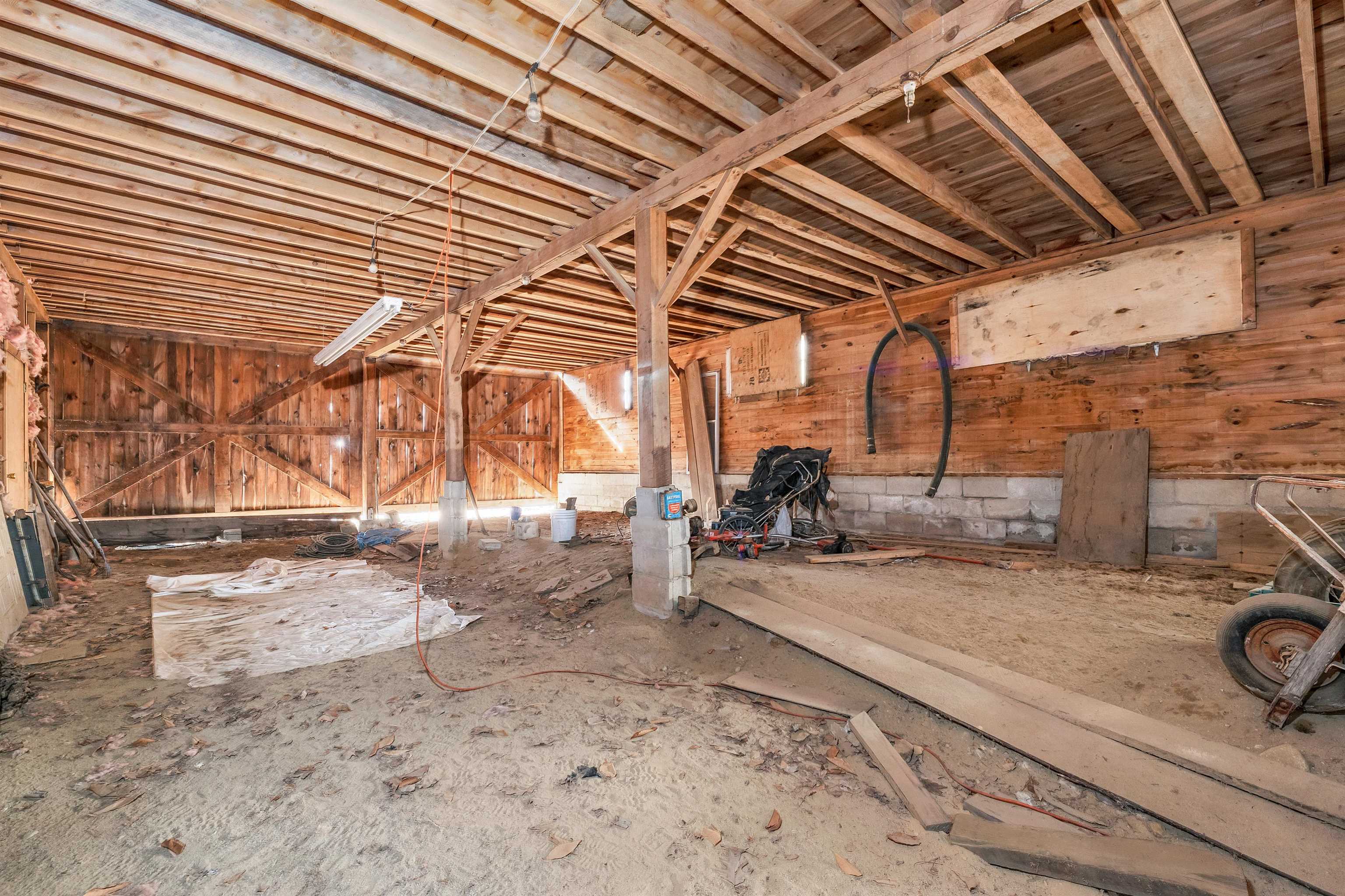 176 Middle Road Tuftonboro, NH 03816 - Photo 3 of 25 Gallery Image 3