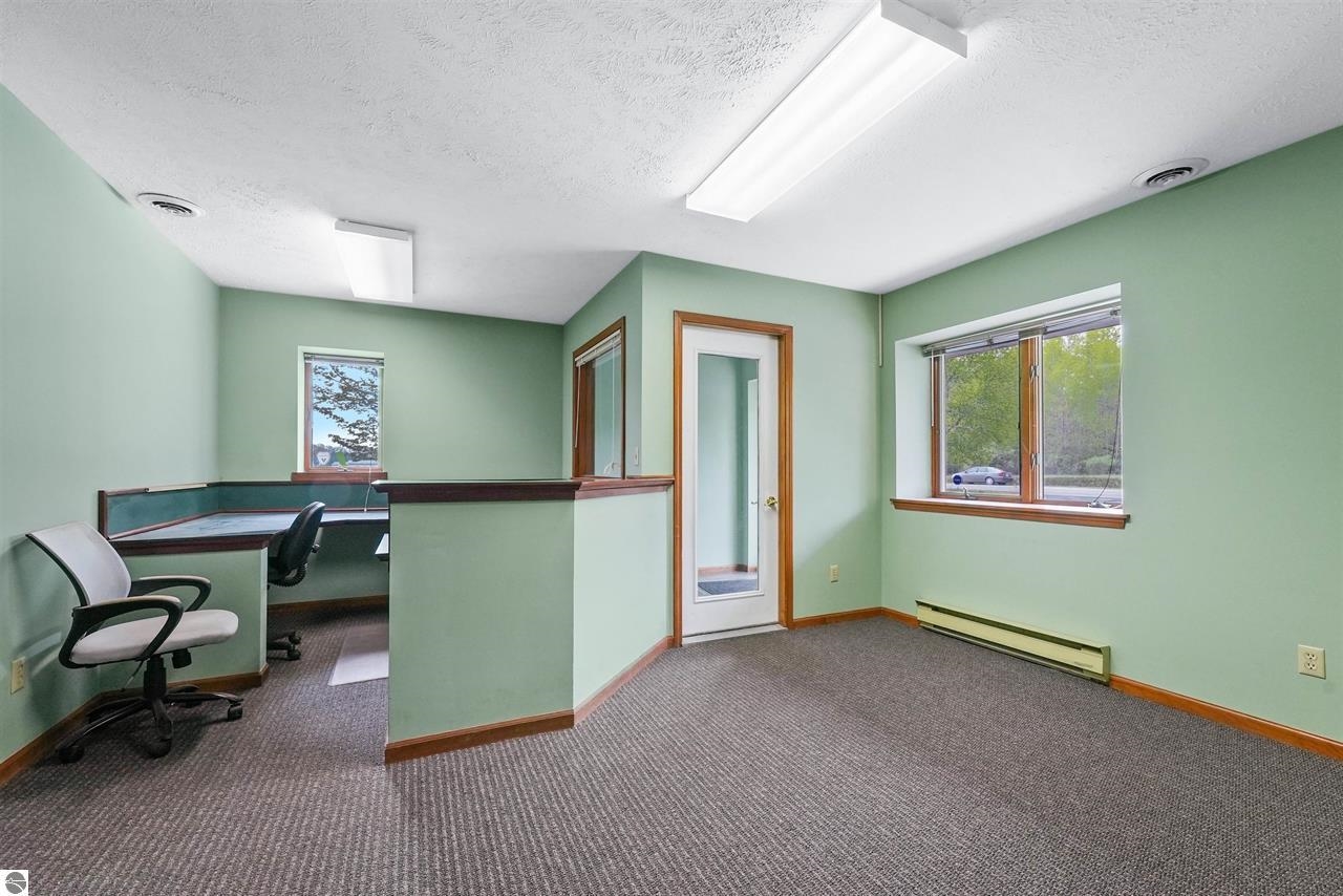 9435 East Cherry Bend Road Traverse City, MI 49684 - Photo 4 of 7