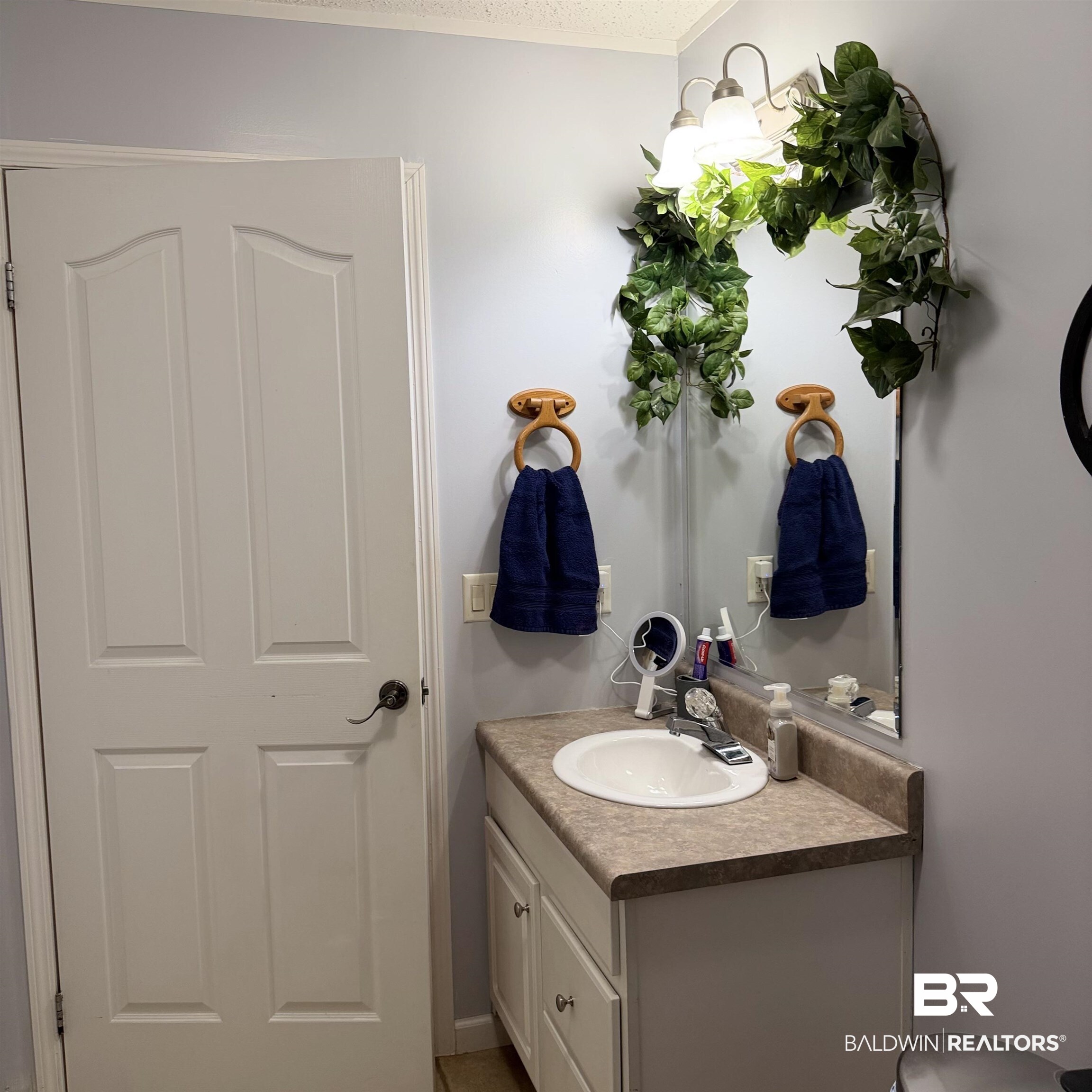 447 Sugar Hill Road Monroeville, AL 36460 - Photo 14 of 27 Bathroom with vanity