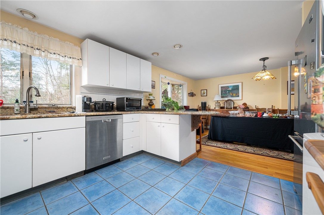 470 Field Hill Road Scituate, RI 02815 - Photo 11 of 36 Gallery Image 11