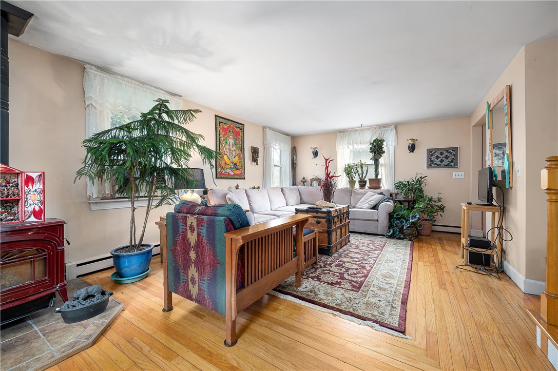 470 Field Hill Road Scituate, RI 02815 - Photo 6 of 36 Gallery Image 6