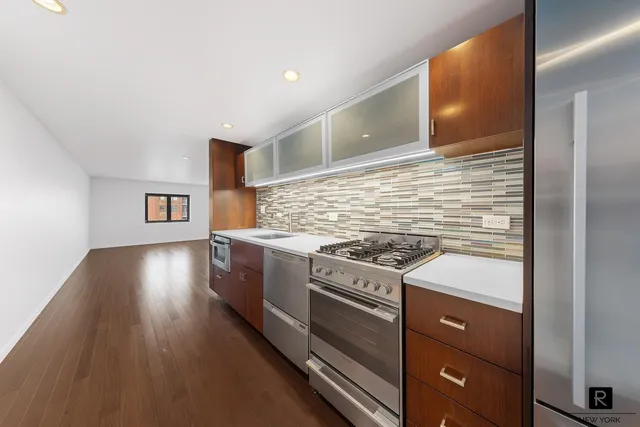 $995,000 | 34 Gramercy Park East, Unit 9BR | Gramercy