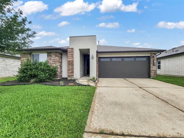 $2,315 | 8122 Hush Hts Drive, Rosharon, TX 77583