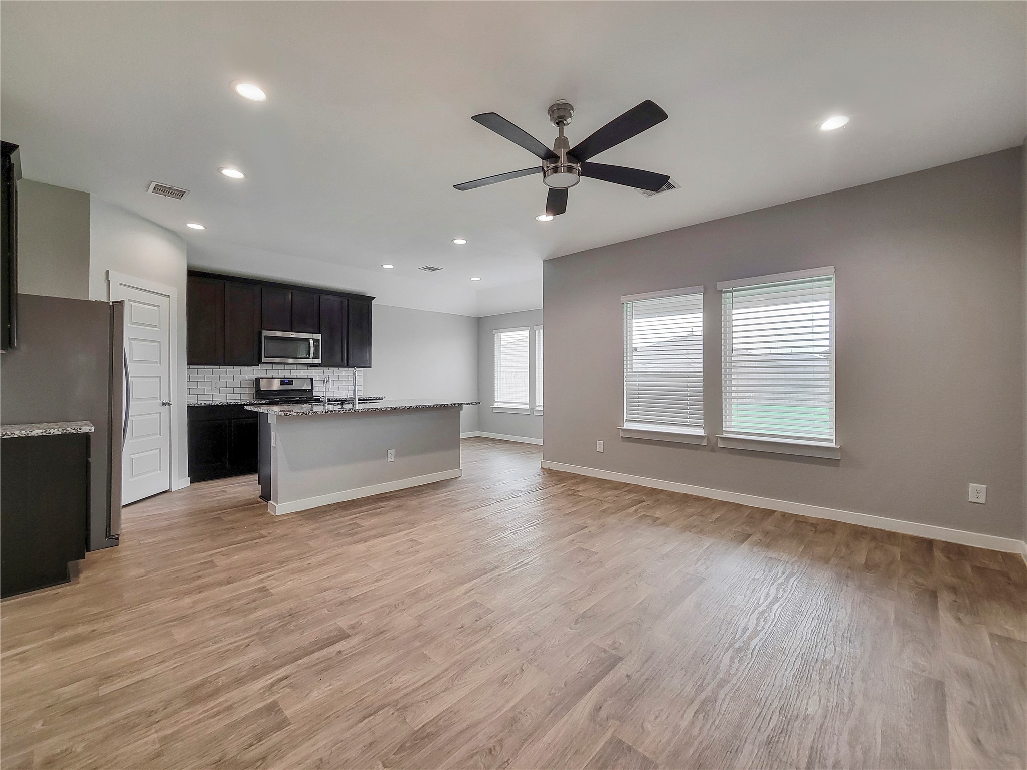8122 Hush Hts Drive Rosharon, TX 77583 - Photo 2 of 17