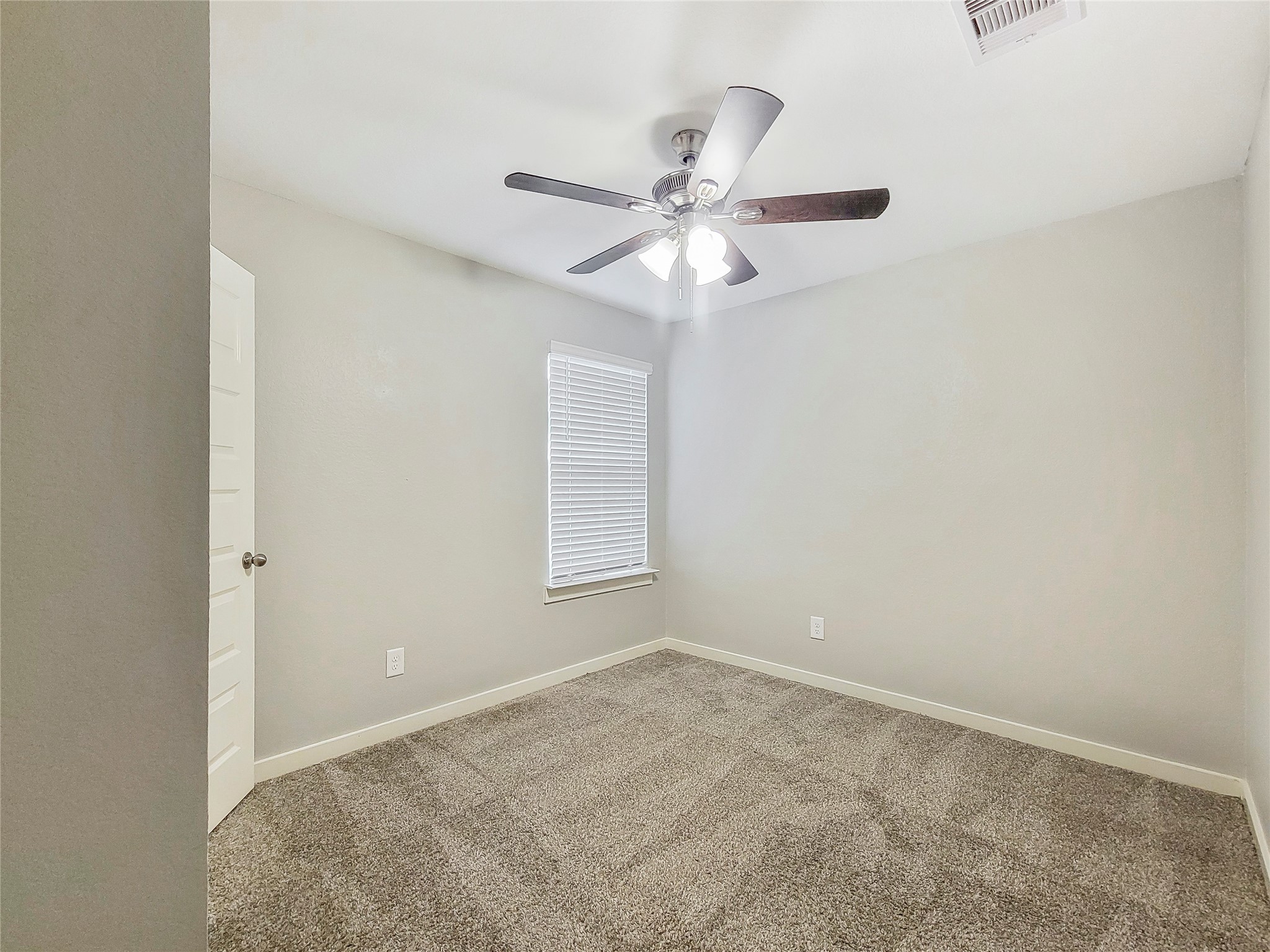 8122 Hush Hts Drive Rosharon, TX 77583 - Photo 5 of 17