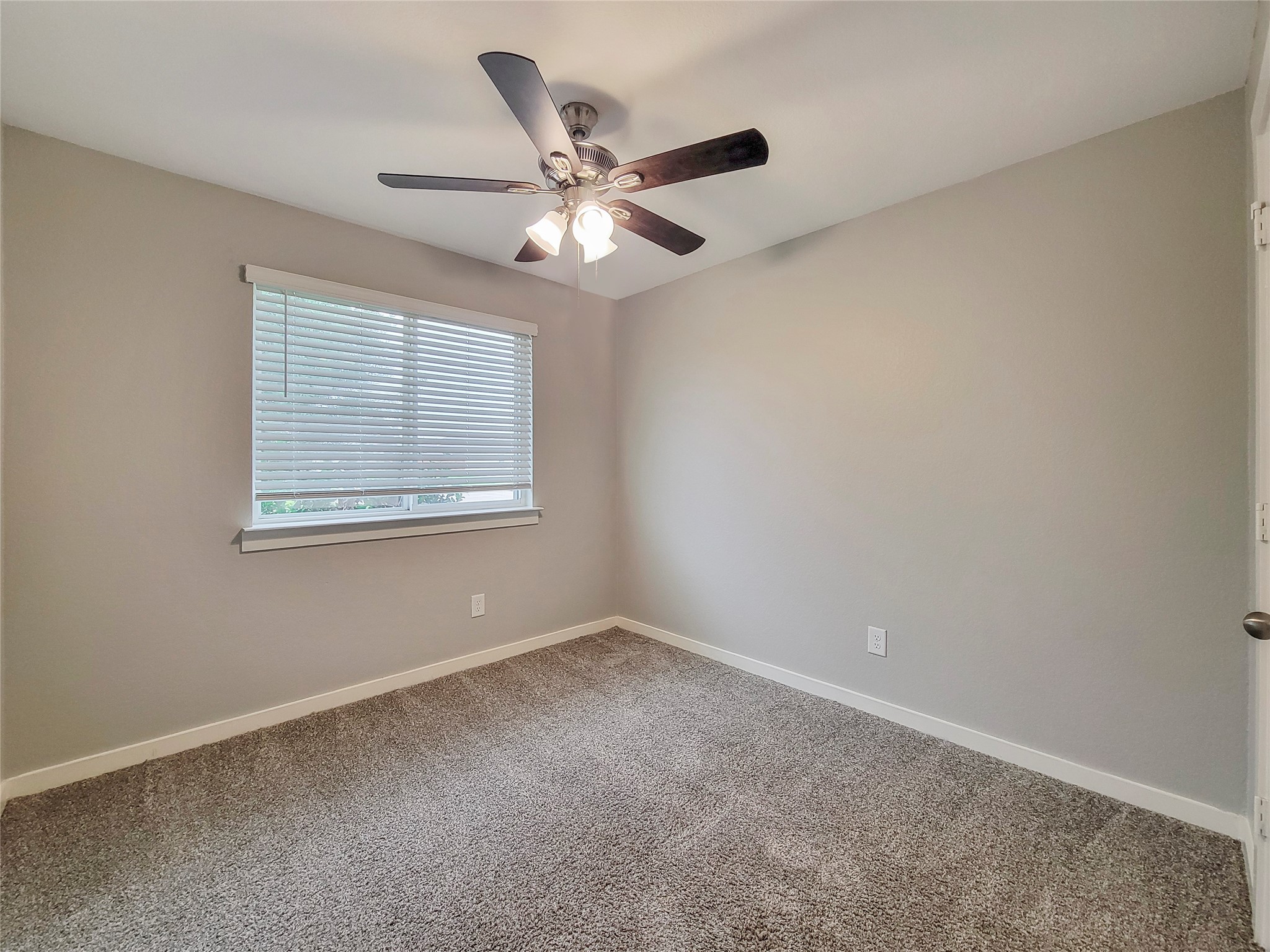 8122 Hush Hts Drive Rosharon, TX 77583 - Photo 6 of 17