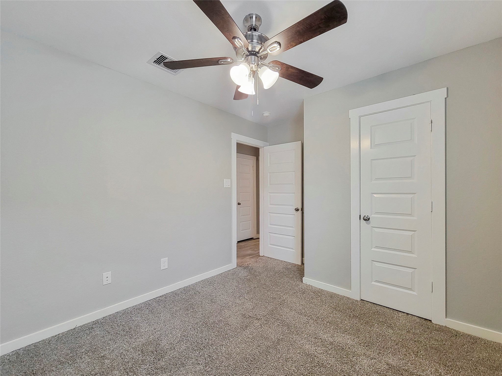 8122 Hush Hts Drive Rosharon, TX 77583 - Photo 9 of 17