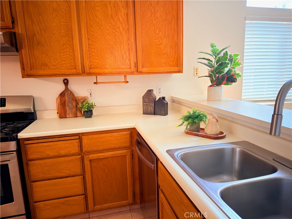 1986 Woodhaven Court Merced, CA 95340 - Photo 16 of 57