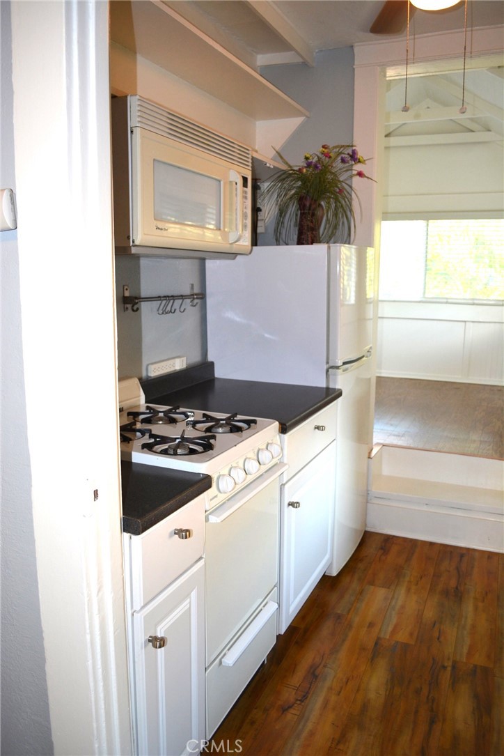 3452 Mulberry Street Riverside, CA 92501 - Photo 25 of 45 Unit 3 - Kitchen
