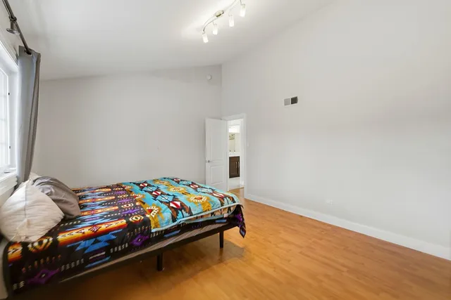 $439,900 | 8808 Meade Avenue, Oak Lawn, IL 60453