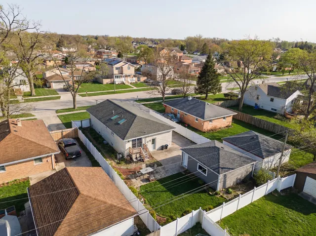 $439,900 | 8808 Meade Avenue, Oak Lawn, IL 60453