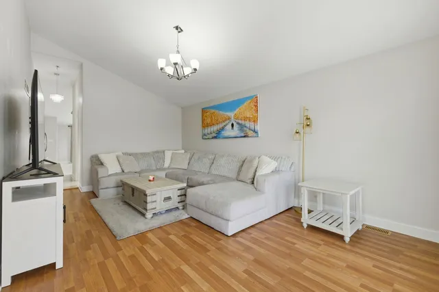 $439,900 | 8808 Meade Avenue, Oak Lawn, IL 60453