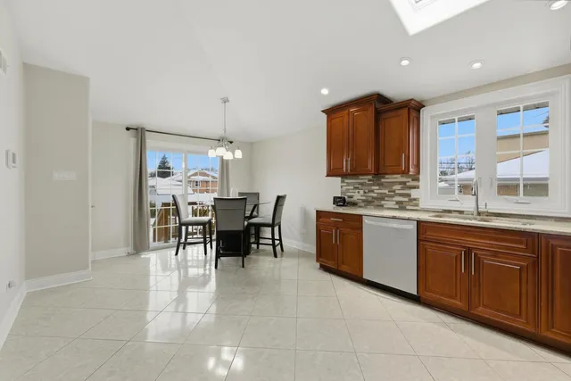 $439,900 | 8808 Meade Avenue, Oak Lawn, IL 60453