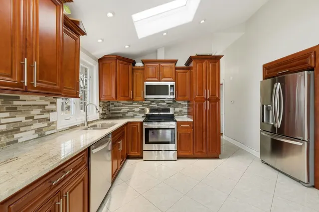 $439,900 | 8808 Meade Avenue, Oak Lawn, IL 60453