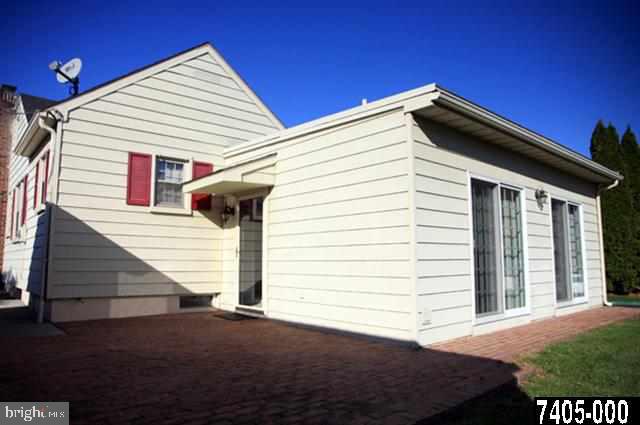 4070 Grandview Road Hanover, PA 17331 - Photo 3 of 25 Gallery Image 3
