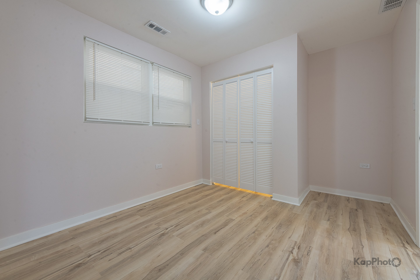 2029 South Canalport Avenue, Unit 2 Chicago, IL 60616 - Photo 13 of 28 wooden floor in an empty room