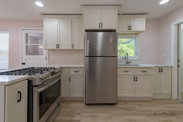 $2,400 | 2029 South Canalport Avenue, Unit 2, Chicago, IL 60616