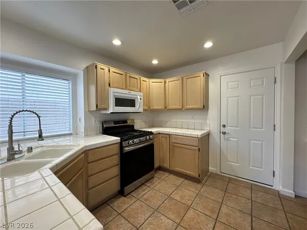 $476,000 | 73 Sea Holly Way, Henderson, NV 89074