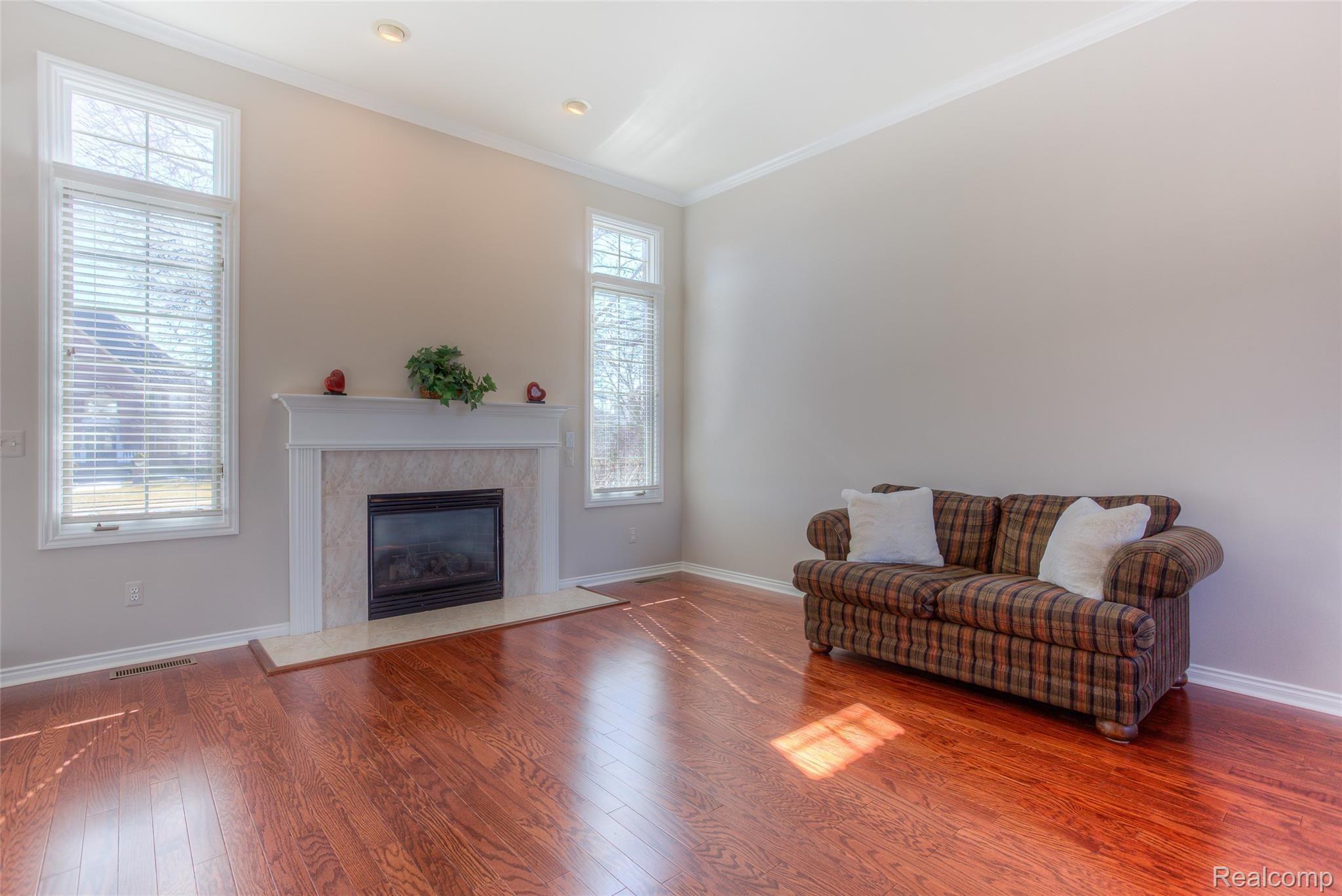 702 Panorama Drive Rochester, MI 48306 - Photo 29 of 77 702 panorama interiors (6).jpg