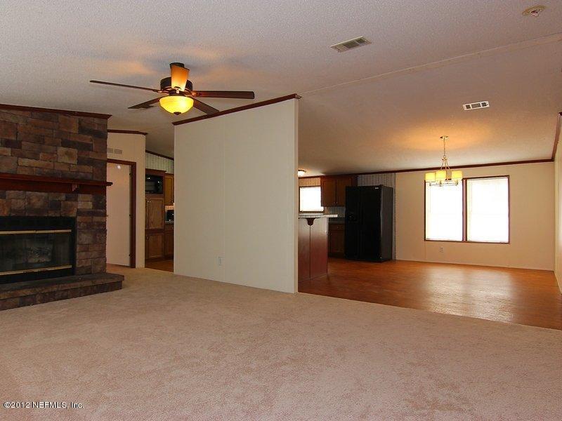 86127 Pamela Road Yulee, FL 32097 - Photo 2 of 20 Living Room
