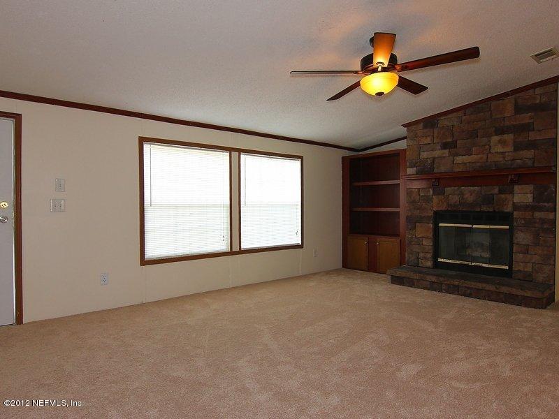 86127 Pamela Road Yulee, FL 32097 - Photo 3 of 20 Living Room