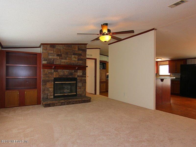 86127 Pamela Road Yulee, FL 32097 - Photo 4 of 20 Living Room