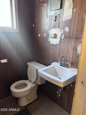 a close view of a bathtub in bathroom