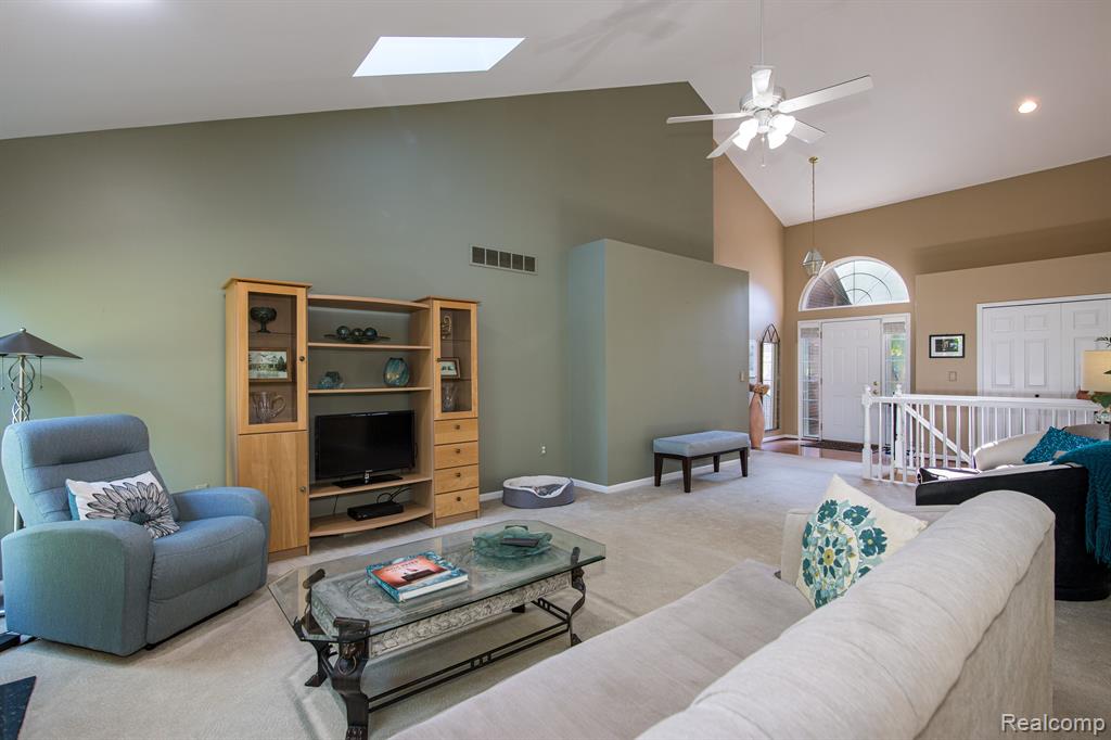 1260 Churchill Circle Rochester, MI 48307 - Photo 8 of 37