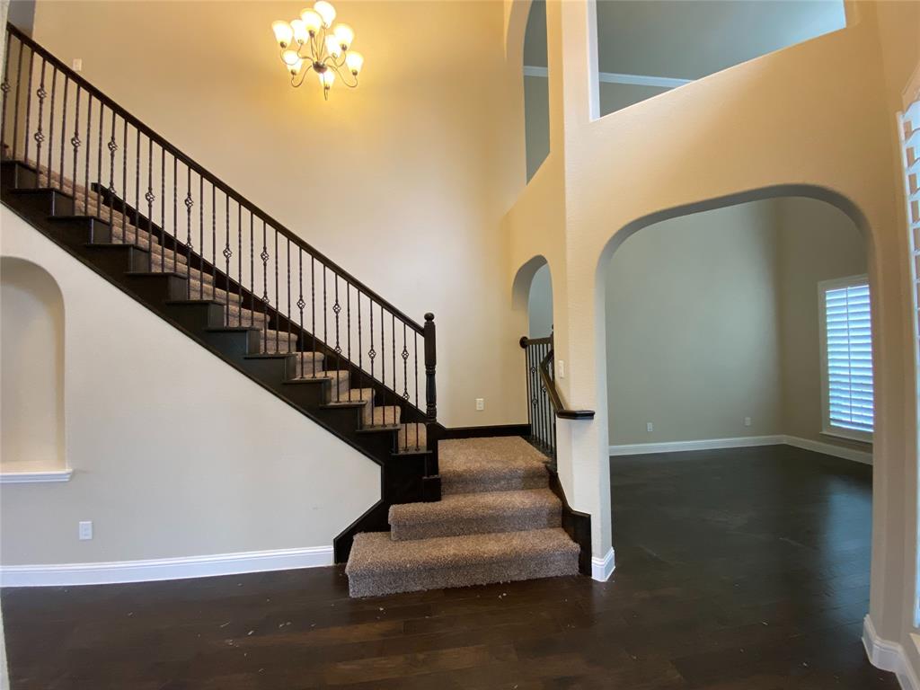 927 Bentley Drive Roanoke, TX 76262 - Photo 4 of 33
