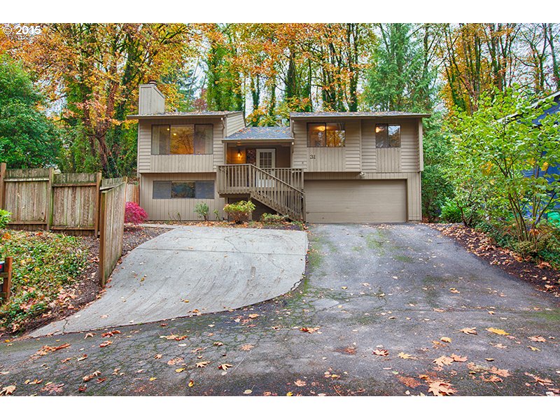 31 Southwest Taylors Ferry Road Portland, OR 97219 - Photo 1 of 23 a view of outdoor space yard and backyard
