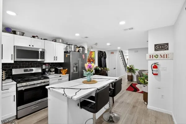 $550,000 | 425 East Avenue, Perth Amboy, NJ 08861
