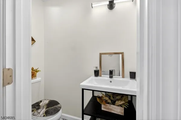 $550,000 | 425 East Avenue, Perth Amboy, NJ 08861