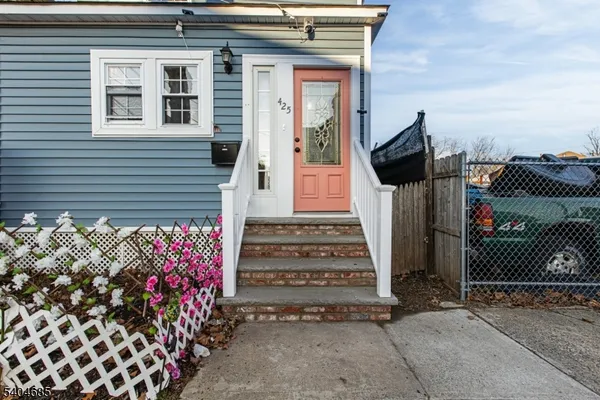 $550,000 | 425 East Avenue, Perth Amboy, NJ 08861