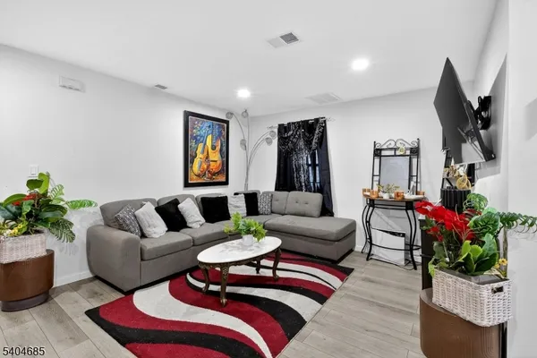 $550,000 | 425 East Avenue, Perth Amboy, NJ 08861