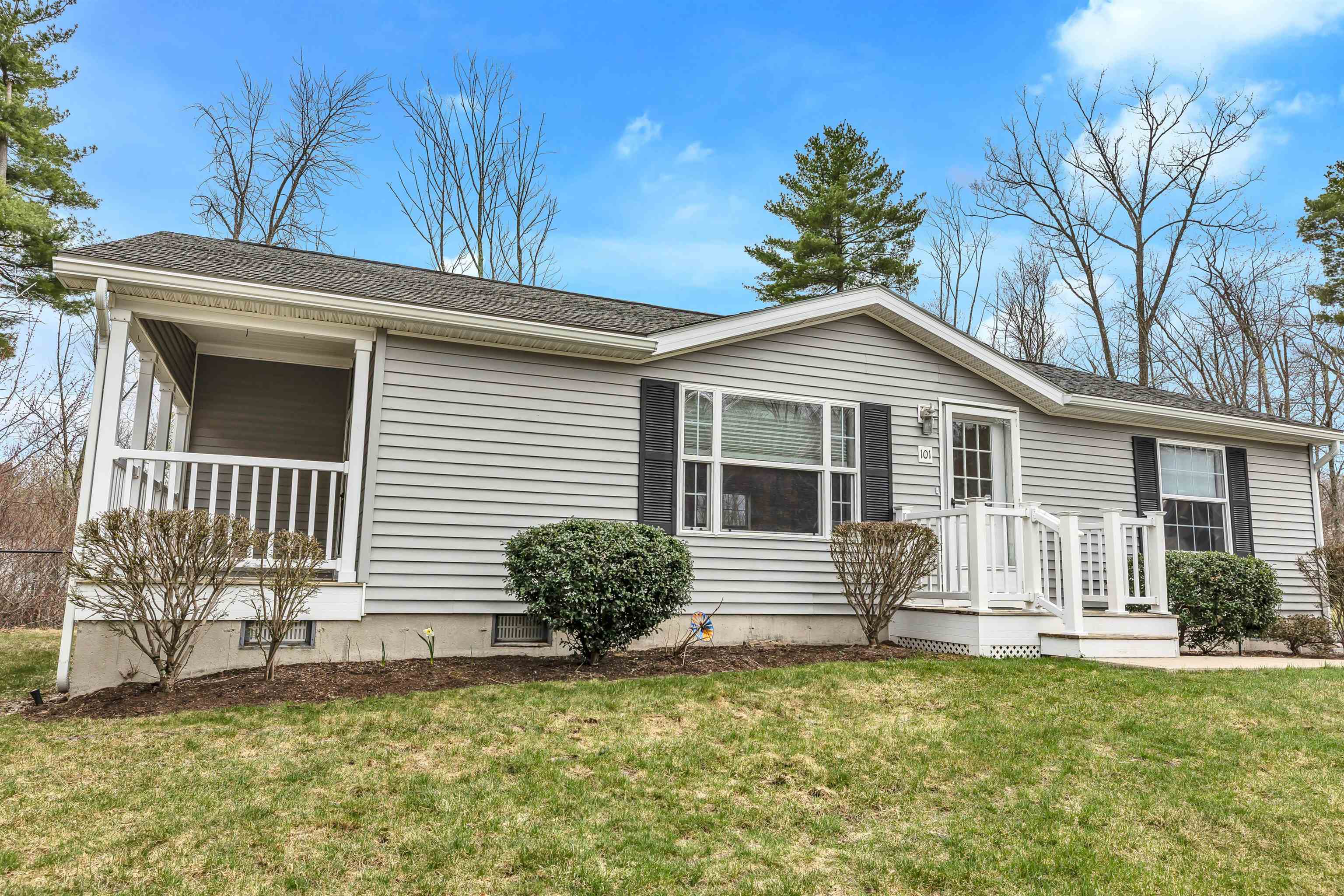 101 Sunset Way Manchester, NH 03104 - Photo 2 of 29 Gallery Image 2